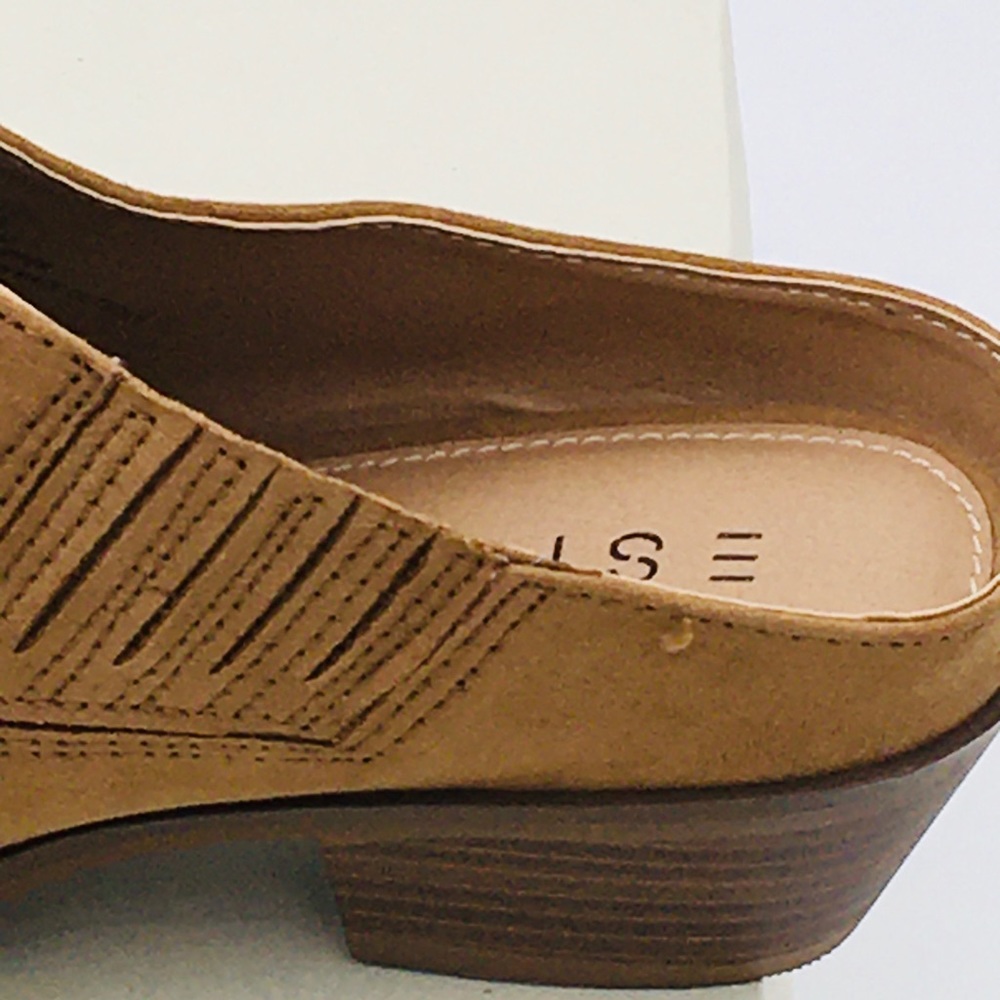 Sprit Point Boots - Picture 7 of 11